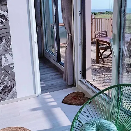 Avec Terrasse Et Parking Privatif, Proche Commerces - Fr-1-675-28 Wimereux