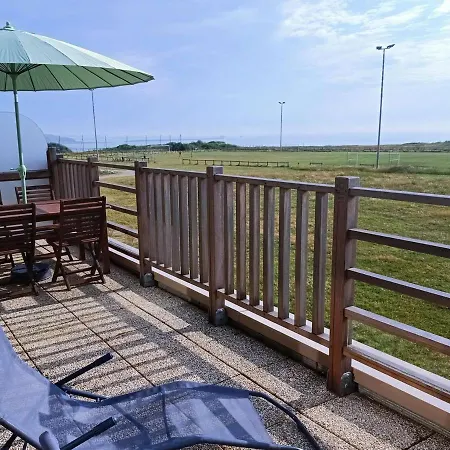 Avec Terrasse Et Parking Privatif, Proche Commerces - Fr-1-675-28 * Wimereux