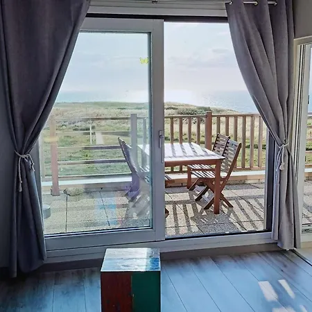 Avec Terrasse Et Parking Privatif, Proche Commerces - Fr-1-675-28 * Wimereux