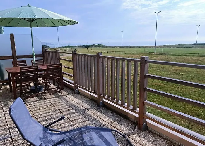Avec Terrasse Et Parking Privatif, Proche Commerces - Fr-1-675-28 * Wimereux