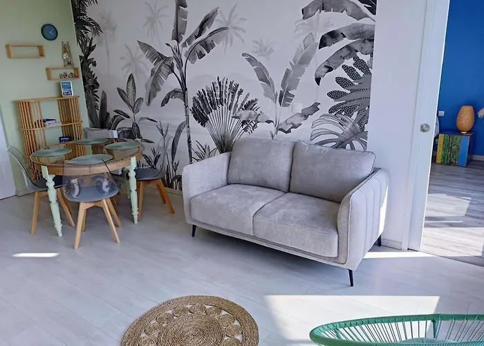 Avec Terrasse Et Parking Privatif, Proche Commerces - Fr-1-675-28